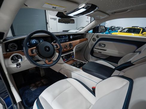 Used 2024 Rolls-Royce Spectre w/ Spectre Launch Package image 19