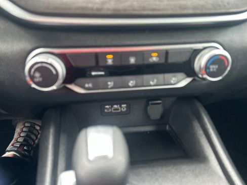 Certified 2025 Nissan Altima 2.5 SV FWD image 13