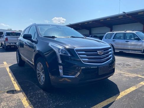Used 2017 Cadillac XT5 Luxury w/ Driver Awareness Package AWD/4WD image 2