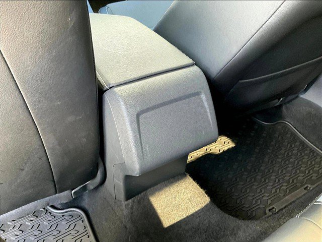 Used 2025 Volkswagen Jetta SE FWD image 24