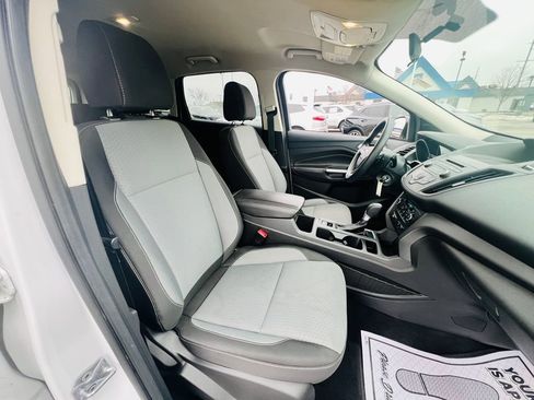 Used 2017 Ford Escape SE w/ SE Cold Weather Package image 35