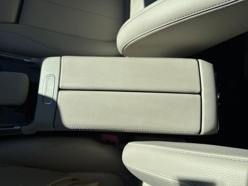 Used 2021 Mercedes-Benz GLB 250 4MATIC image 26