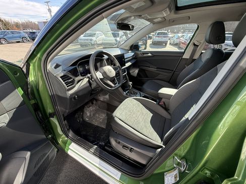 New 2026 Volkswagen Taos SE AWD/4WD image 11
