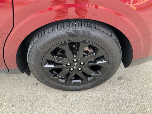 Used 2023 Kia Carnival SX Prestige image 26