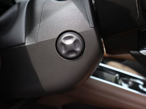 Used 2025 Chevrolet Tahoe High Country image 18