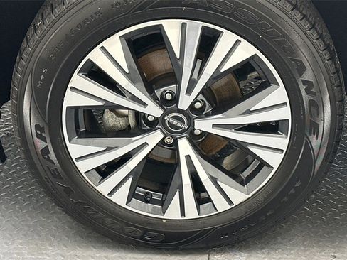 Certified 2023 Nissan Rogue SV w/ SV Premium B Package image 20