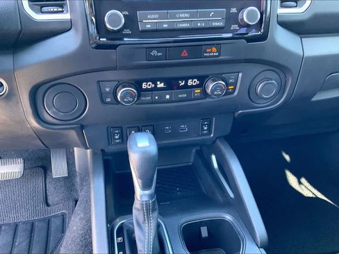 Used 2024 Nissan Frontier SL w/ Technology Package RWD image 31