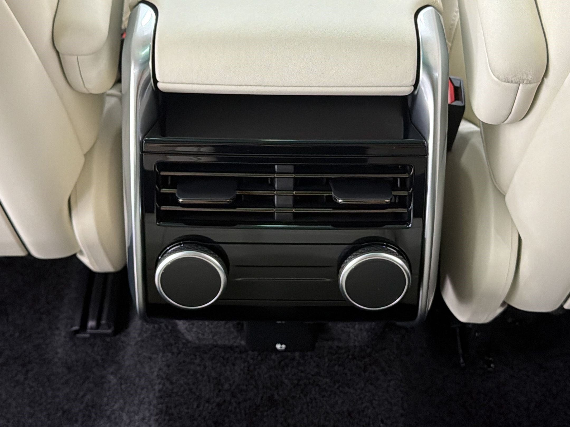 New 2026 Land Rover Range Rover SE AWD/4WD image 39