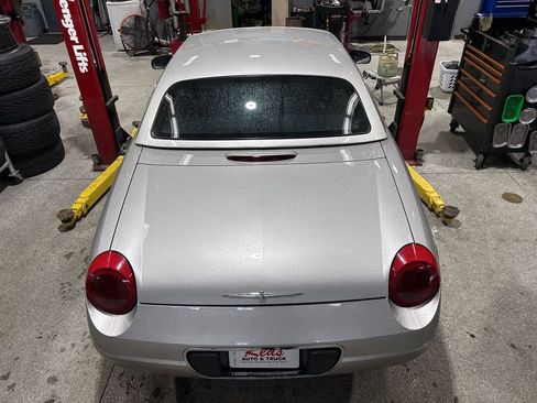 Used 2004 Ford Thunderbird image 36