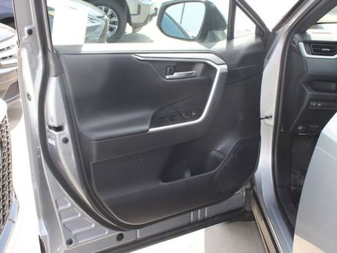 Used 2021 Toyota RAV4 XSE AWD/4WD image 11