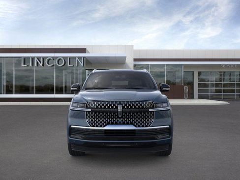 New 2026 Lincoln Navigator L Reserve AWD/4WD image 6