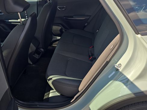 New 2025 Kia K4 LXS image 18