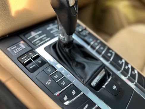 Used 2018 Porsche Macan Sport Edition image 37