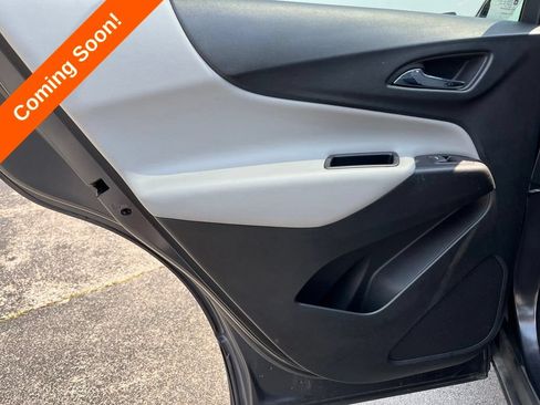 Used 2022 Chevrolet Equinox LS FWD image 28