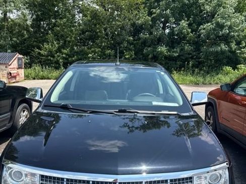 Used 2009 Lincoln MKX AWD image 2