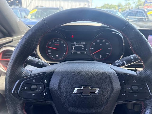 Used 2024 Chevrolet Trax RS w/ Sunroof Package FWD image 31