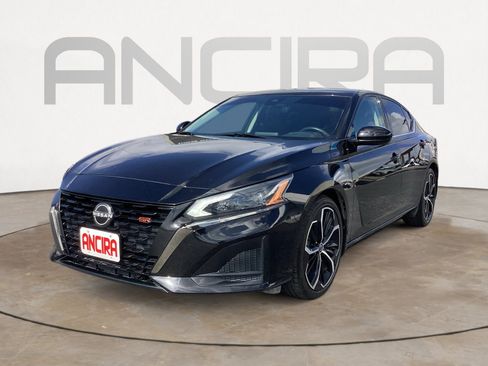 Used 2023 Nissan Altima 2.5 SR FWD image 9