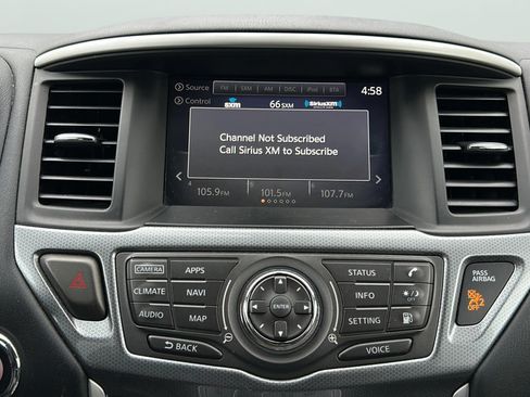 Used 2020 Nissan Pathfinder SL AWD/4WD image 12