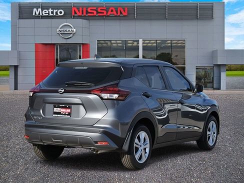 New 2025 Nissan Kicks Play S image 3