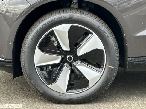 New 2025 Volvo EX90 Plus w/ Protection Package Premier image 31