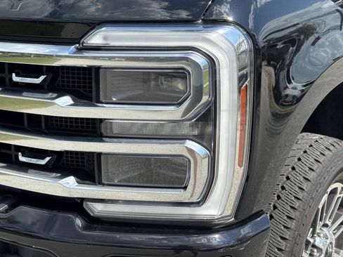 Used 2024 Ford F350 Platinum w/ Tremor Off-Road Package AWD/4WD image 9