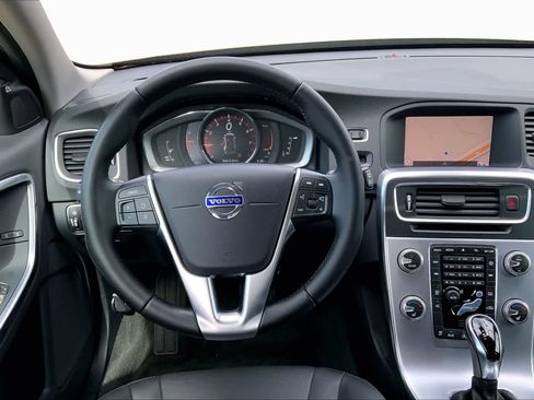 Used 2017 Volvo V60 T5 Cross Country AWD/4WD image 5