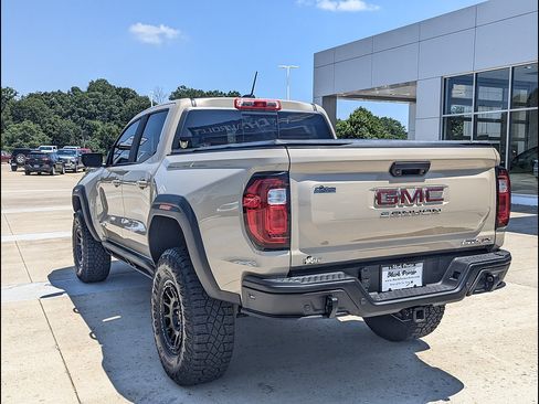 Used 2024 GMC Canyon AT4X w/ AT4X AEV Edition AWD/4WD image 8