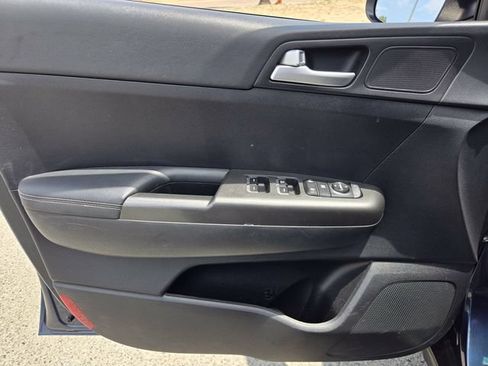 Used 2021 Kia Sportage LX FWD image 16