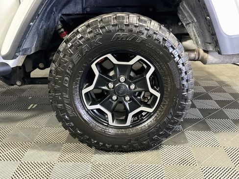 Used 2021 Jeep Gladiator Rubicon AWD/4WD image 28