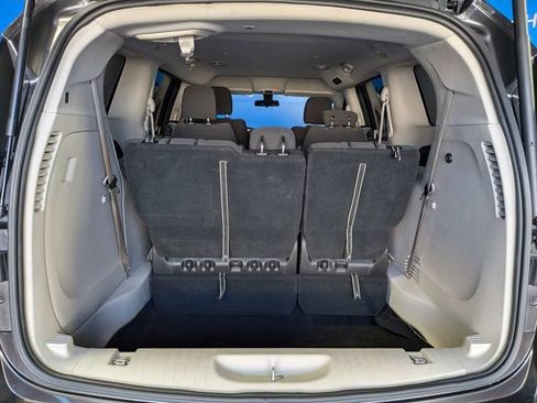 Used 2022 Chrysler Voyager LX FWD image 13