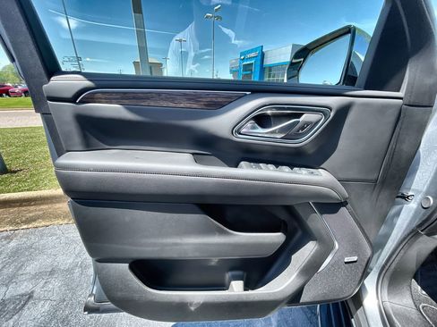 Used 2024 Chevrolet Tahoe Premier RWD image 23