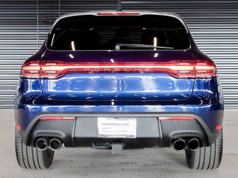 Certified 2025 Porsche Macan T image 9
