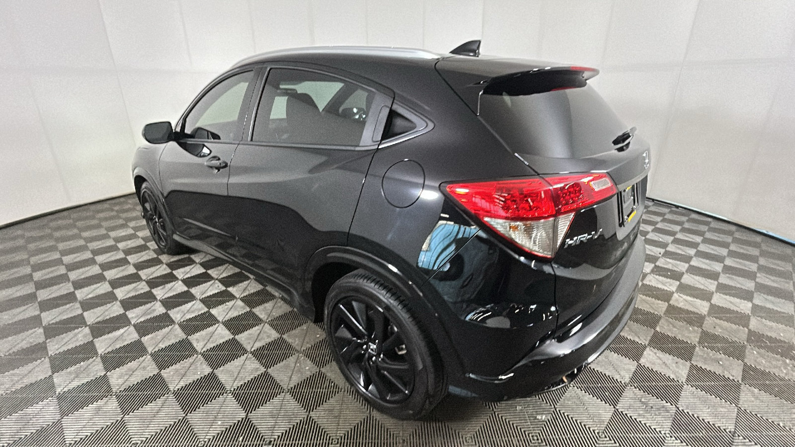 Used 2021 Honda HR-V Sport image 4