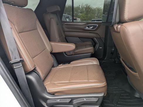 Used 2021 Chevrolet Tahoe High Country w/ Premium Package image 26