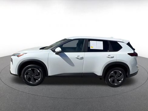 Used 2025 Nissan Rogue SV image 9
