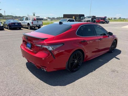 Used 2022 Toyota Camry XSE FWD image 5