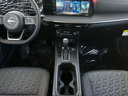 New 2026 Nissan Kicks SV w/ Illumination Package image 4