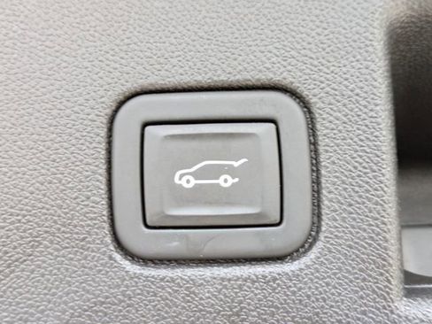 Used 2024 Chevrolet Equinox RS FWD image 13