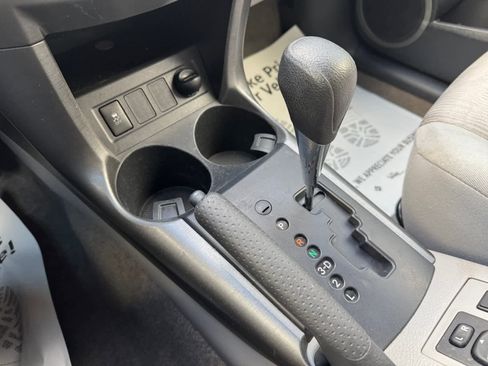Used 2012 Toyota RAV4 4WD image 5