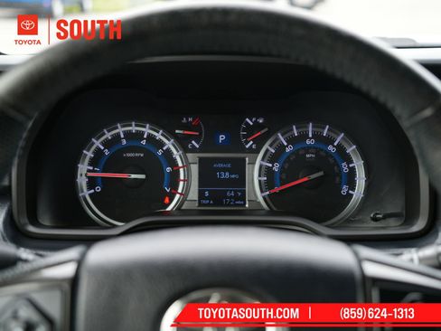 Used 2018 Toyota 4Runner TRD Off-Road Premium AWD/4WD image 12