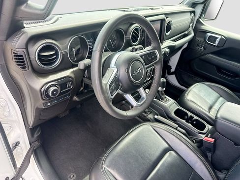 Used 2023 Jeep Wrangler Unlimited Sahara w/ Cold Weather Group AWD/4WD image 10