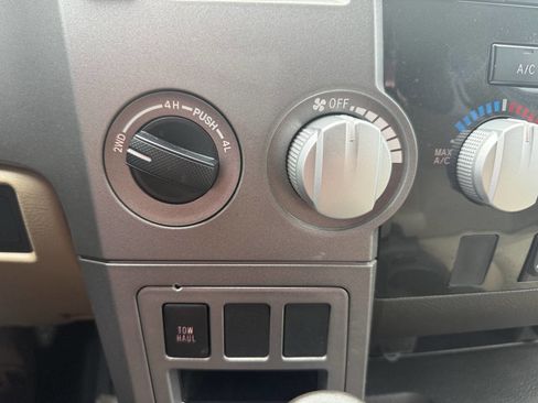 Used 2011 Toyota Tundra 4x4 Double Cab w/ TRD Off-Road Pkg image 27