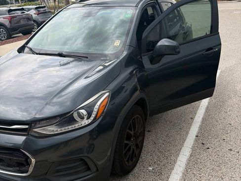 Used 2021 Chevrolet Trax LT w/ Sport Edition FWD image 4