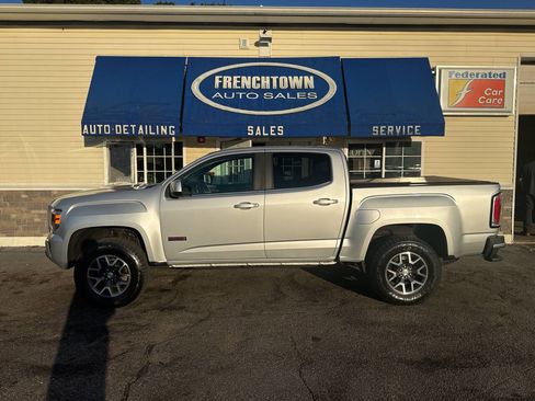 Used 2017 GMC Canyon SLE w/ All Terrain Package image 5