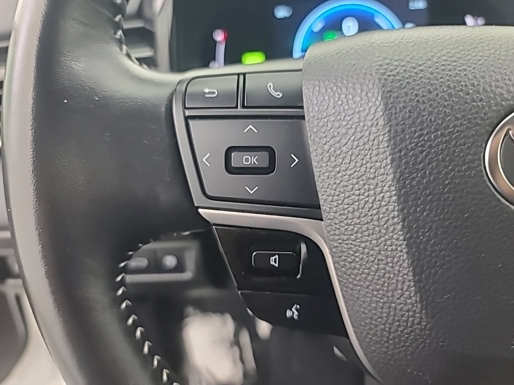 Used 2025 Toyota Camry SE FWD image 29