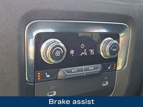 Used 2022 GMC Yukon Denali w/ Denali Premium Package AWD/4WD image 23