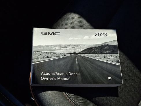Used 2023 GMC Acadia AT4 w/ Technology Package AWD/4WD image 27