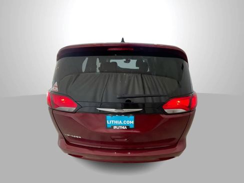 Used 2023 Chrysler Voyager LX image 7