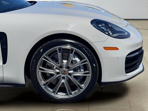 Used 2021 Porsche Panamera RWD image 43