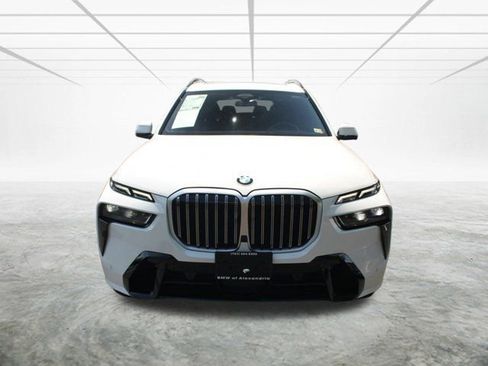 Used 2025 BMW X7 xDrive40i w/ M Sport Package image 2